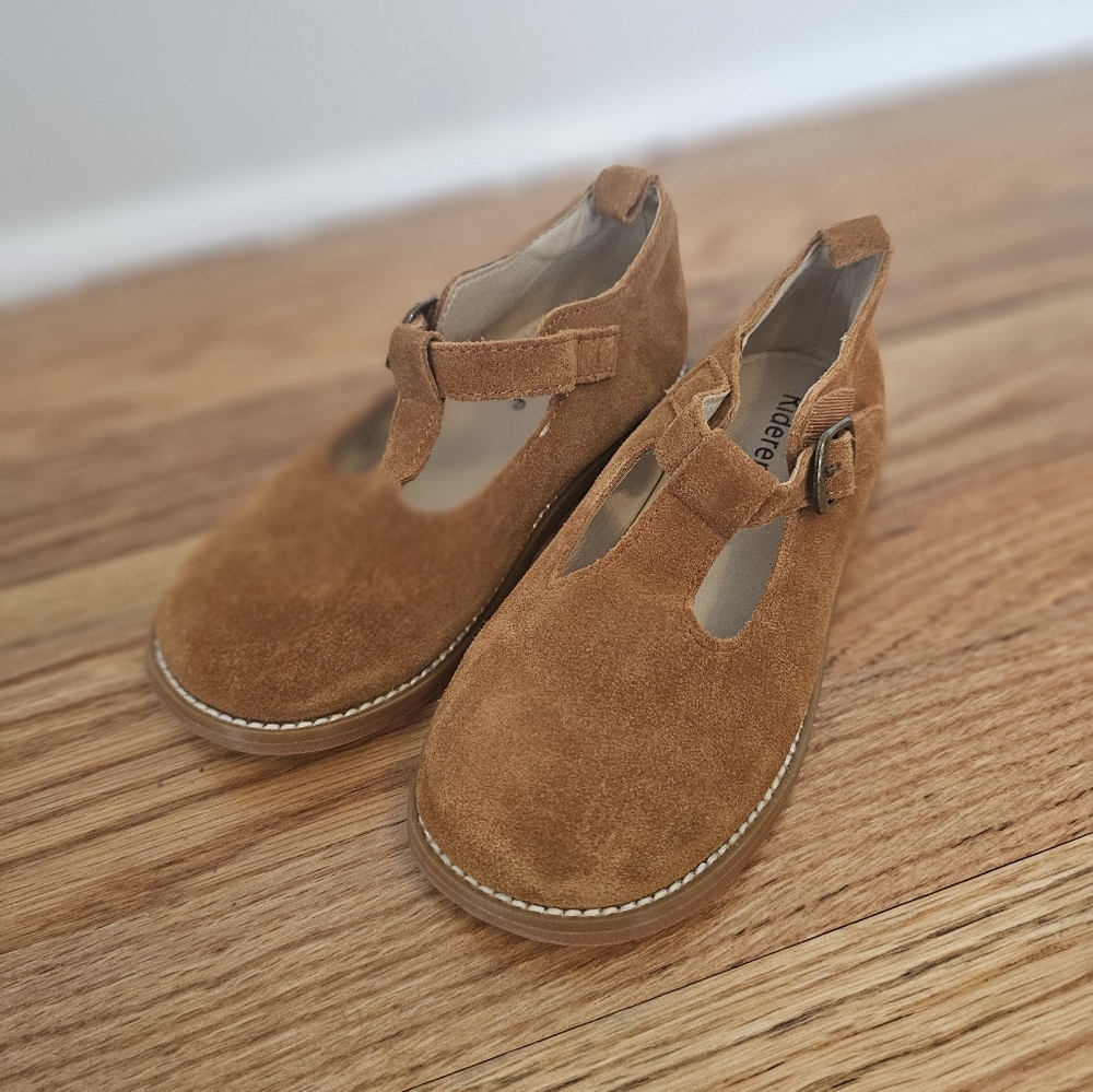 Girls tan suede Mary Jane shoes size 1